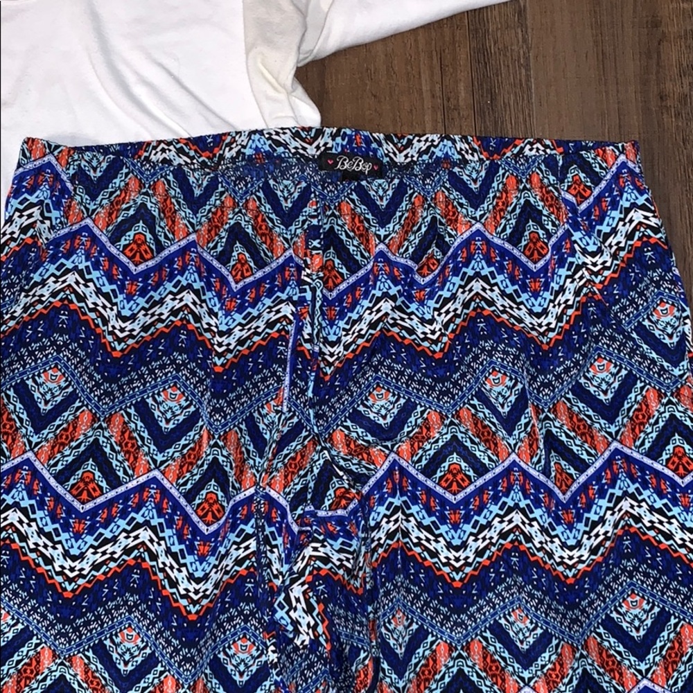 High waisted Aztec pattern pants - Picture 2 of 6